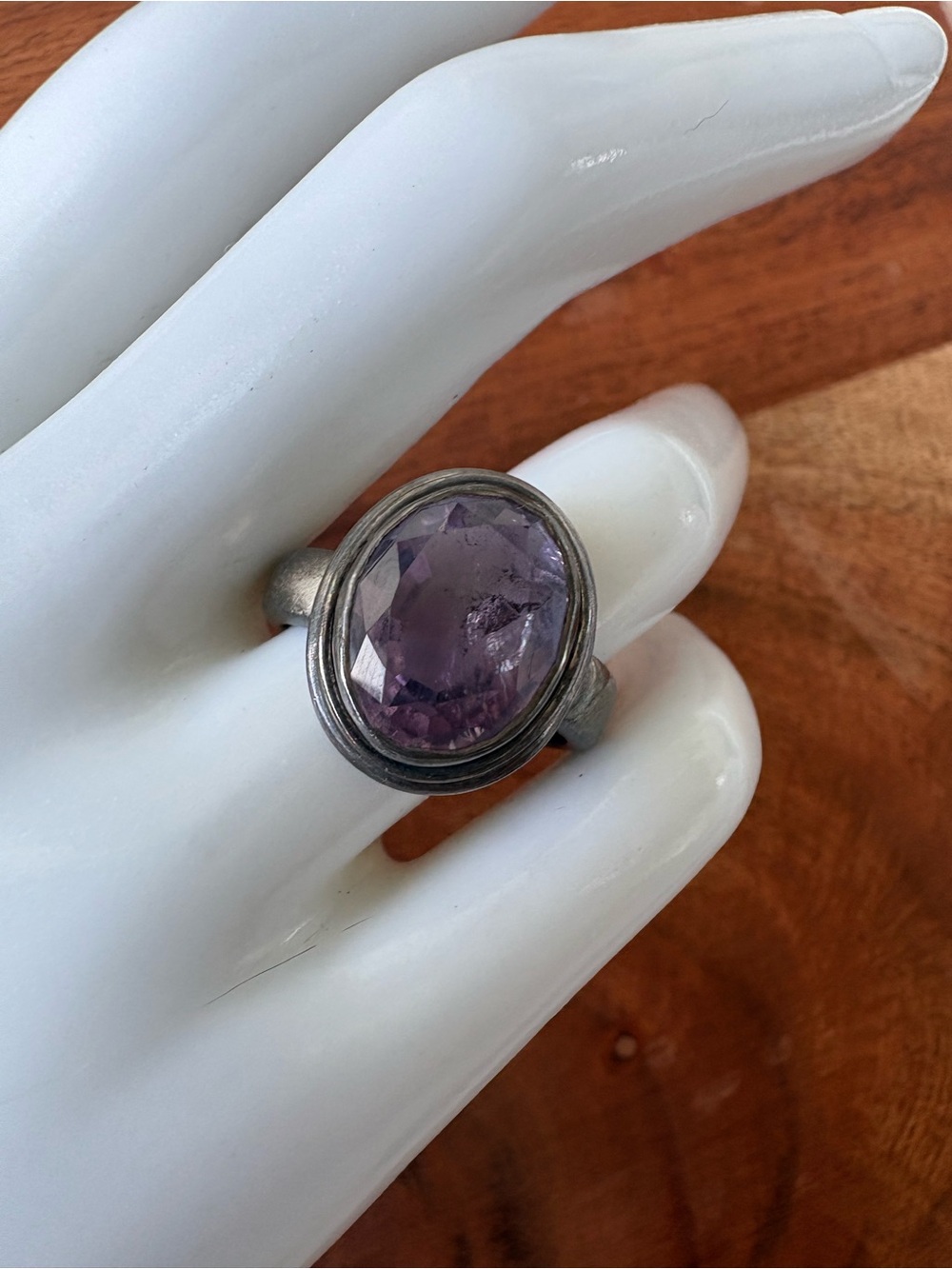 Vintage Sterling Silver Purple Oval Ring - Size 9
